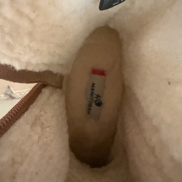 Manitobah boot - size 7 - chestnut - Picture 7 of 9